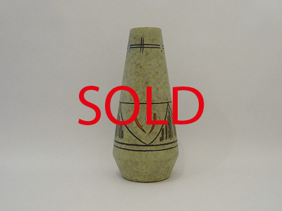 Nr. 2283
Large 50s vase 

Soft green color and black and orange carved decor

[b]Scheurich Germany[/b]

Model 529-38 Foreign

Good vintage condition, no damage

H 38 cm x W 17 cm

14 euro

[url=https://kosai.be/gallery/contact.php?referer=index.php][img]https://kosai.be/gallery/varia/buy.jpg[/img][/url]


[img]https://www.kosai.be/images/2283.jpg[/img]

[img]https://www.kosai.be/images/2283_4.jpg[/img]

[img]https://www.kosai.be/images/2283_5.jpg[/img]

[img]https://www.kosai.be/images/2283_6.jpg[/img]

[img]https://www.kosai.be/images/2283_2lr.jpg[/img]


[url=https://kosai.be/gallery/contact.php?referer=index.php][img]https://kosai.be/gallery/varia/buy.jpg[/img][/url]


[url=https://kosai.be/gallery/displayimage.php?pid=119]Back to top[/url]
Keywords: Scheurich