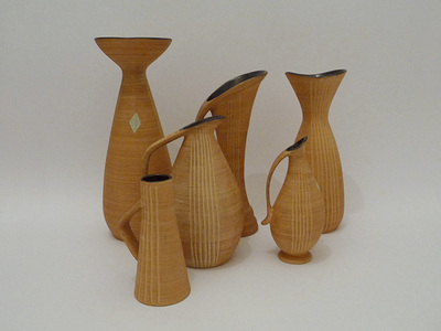 Nr. 0721
Six lightbrown vases with a vertical scratch decor

[b]Girmscheid Keramik[/b]

Model 183, 136-3, 143-3, 210-1, 714-1 and 165-4

Good vintage condition, no damage

14 - 16 - 20 - 24 - 24 - 30 cm

80 euro

[url=https://kosai.be/gallery/contact.php?referer=index.php][img]https://kosai.be/gallery/varia/buy.jpg[/img][/url]


[img]https://www.kosai.be/images/0721.jpg[/img]


[img]https://www.kosai.be/images/0721_02lr.jpg[/img]


[img]https://www.kosai.be/images/0721_04lr.jpg[/img]


[img]https://www.kosai.be/images/0721_06lr.jpg[/img]


[img]https://www.kosai.be/images/0721_09lr.jpg[/img]


[img]https://www.kosai.be/images/0721_10lr.jpg[/img]


[img]https://www.kosai.be/images/0721_12lr.jpg[/img]


[img]https://www.kosai.be/images/0721_14lr.jpg[/img]


[img]https://www.kosai.be/images/0721_16lr.jpg[/img]


[img]https://www.kosai.be/images/0721_19lr.jpg[/img]

[url=https://kosai.be/gallery/contact.php?referer=index.php][img]https://kosai.be/gallery/varia/buy.jpg[/img][/url]


[url=https://kosai.be/gallery/displayimage.php?pid=31]Back to top[/url]
Keywords: G Keramik