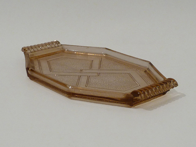 Nr. 1923
Pink coloured art deco glass plate

Made in France

Good vintage condition, no damage

H 3,5 cm x W 31 cm x D 18 cm

25 euro

[url=https://kosai.be/gallery/contact.php?referer=index.php][img]https://kosai.be/gallery/varia/buy.jpg[/img][/url]


[img]https://www.kosai.be/images/1923.jpg[/img]

[img]https://www.kosai.be/images/1923_2.jpg[/img]

[img]https://www.kosai.be/images/1923_3.jpg[/img]

[img]https://www.kosai.be/images/1923_4.jpg[/img]

[img]https://www.kosai.be/images/1923_5lr.jpg[/img]


[url=https://kosai.be/gallery/contact.php?referer=index.php][img]https://kosai.be/gallery/varia/buy.jpg[/img][/url]


[url=https://kosai.be/gallery/displayimage.php?pid=96]Back to top[/url]
Keywords: Others